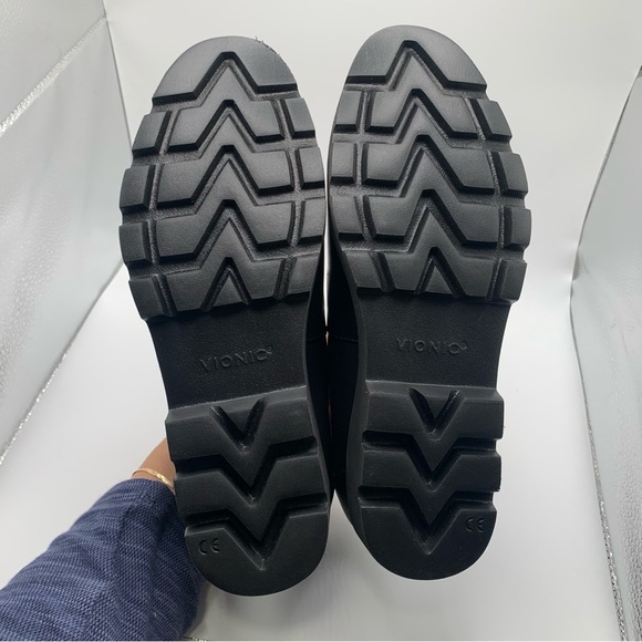 NWOB Vionic Womens Kensley Leather Slip On Loafers size 7 black leather 1083 - Picture 9 of 10